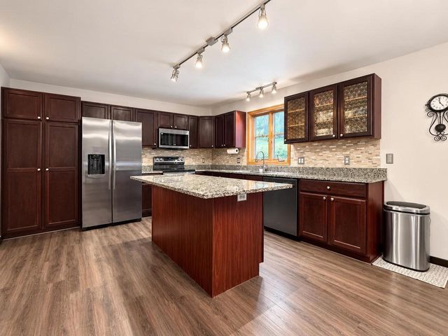 213 Yarrow Hill Drive, Cottage Grove, WI 53527