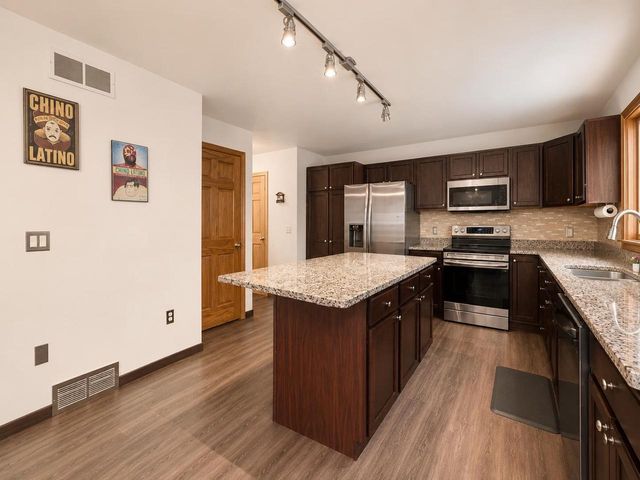 213 Yarrow Hill Drive, Cottage Grove, WI 53527