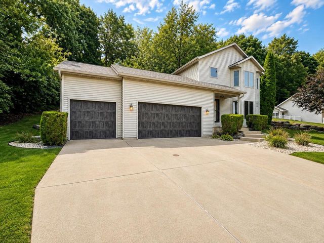 213 Yarrow Hill Drive, Cottage Grove, WI 53527