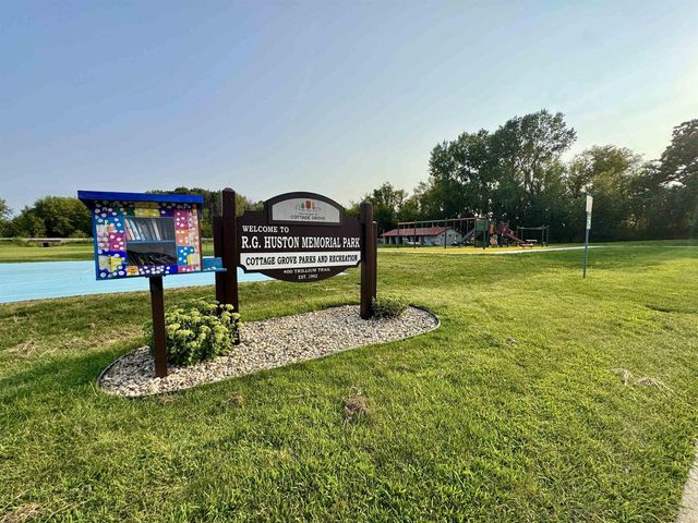213 Yarrow Hill Drive, Cottage Grove, WI 53527