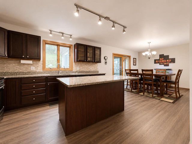 213 Yarrow Hill Drive, Cottage Grove, WI 53527