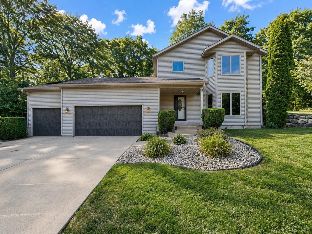 213 Yarrow Hill Drive, Cottage Grove, WI 53527