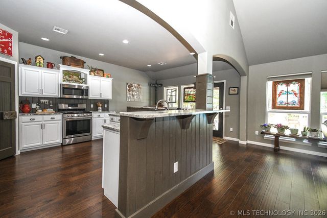 2143 S 280th East Avenue, Catoosa, OK 74015