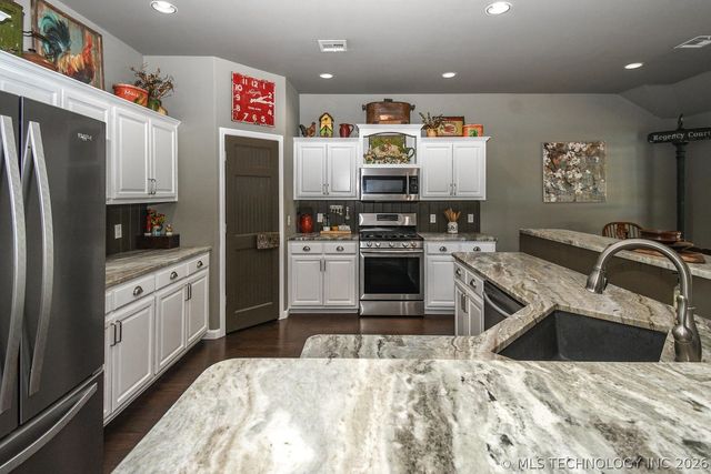 2143 S 280th East Avenue, Catoosa, OK 74015
