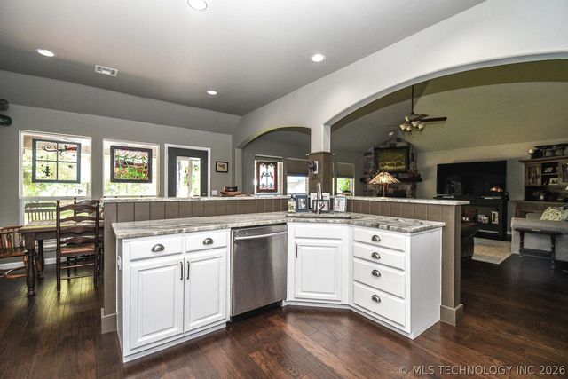 2143 S 280th East Avenue, Catoosa, OK 74015