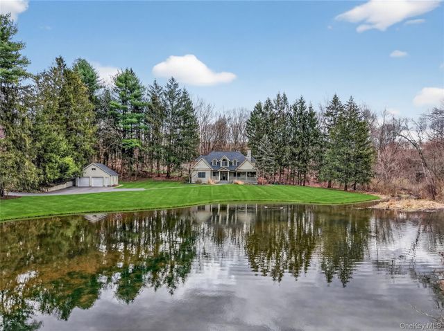 256 Overlook Road, Poughkeepsie, NY 12603
