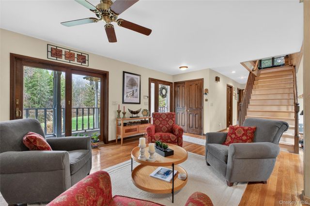 256 Overlook Road, Poughkeepsie, NY 12603