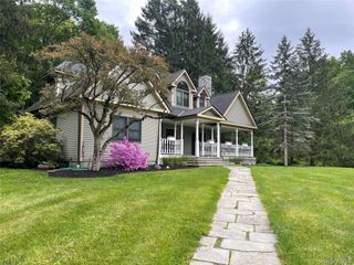 256 Overlook Road, Poughkeepsie, NY 12603