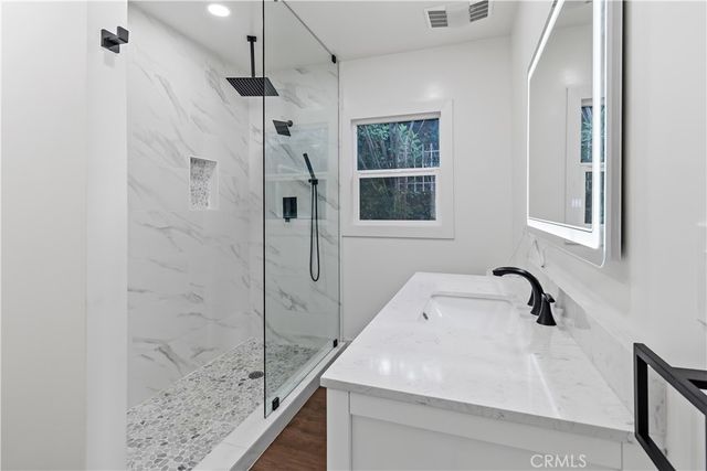 11018 S Chanera, Inglewood, CA 90303