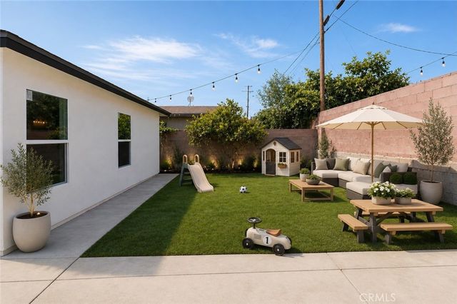 11018 S Chanera, Inglewood, CA 90303