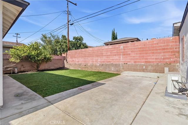 11018 S Chanera, Inglewood, CA 90303