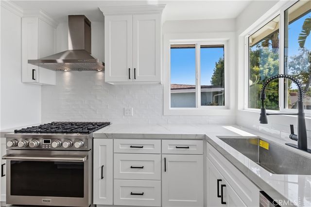 11018 S Chanera, Inglewood, CA 90303