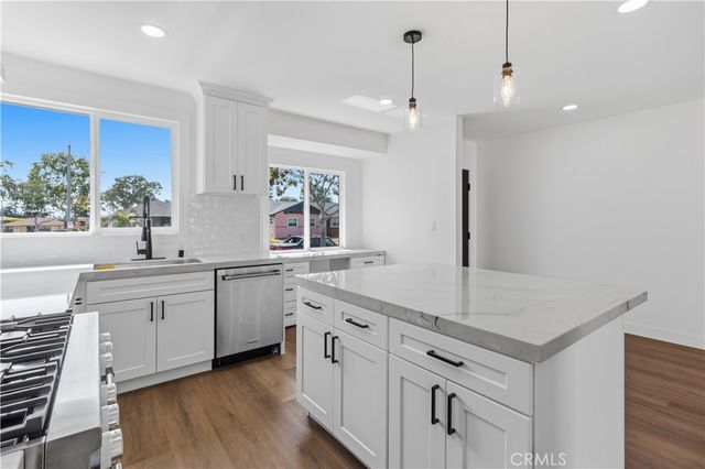 11018 S Chanera, Inglewood, CA 90303