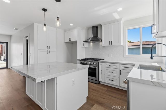 11018 S Chanera, Inglewood, CA 90303