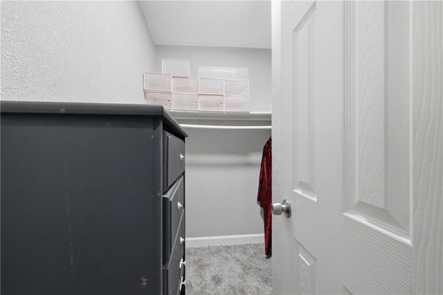 4239 Chestnut Avenue, Kansas City, MO 64130