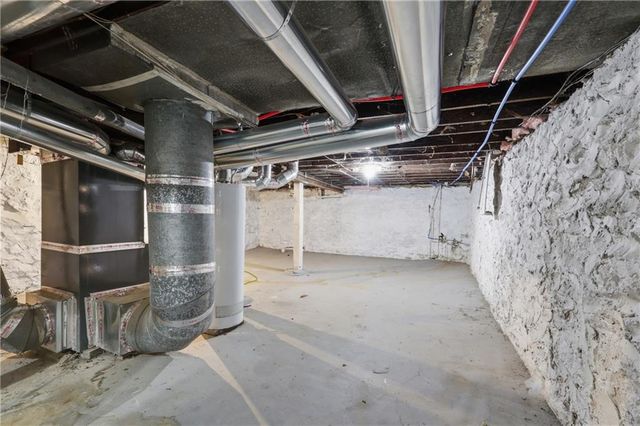 4239 Chestnut Avenue, Kansas City, MO 64130