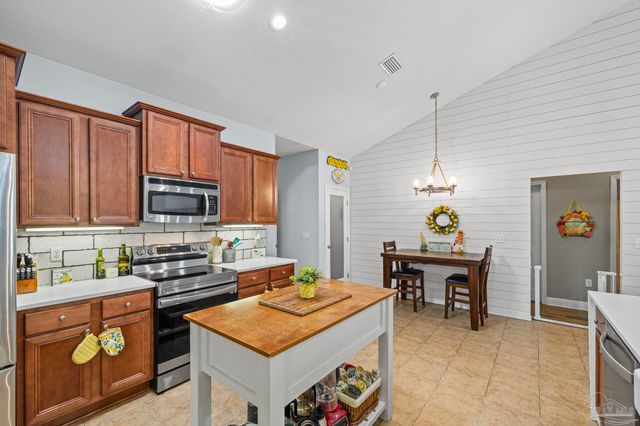 2792 Grand Bay Ct, Navarre, FL 32566