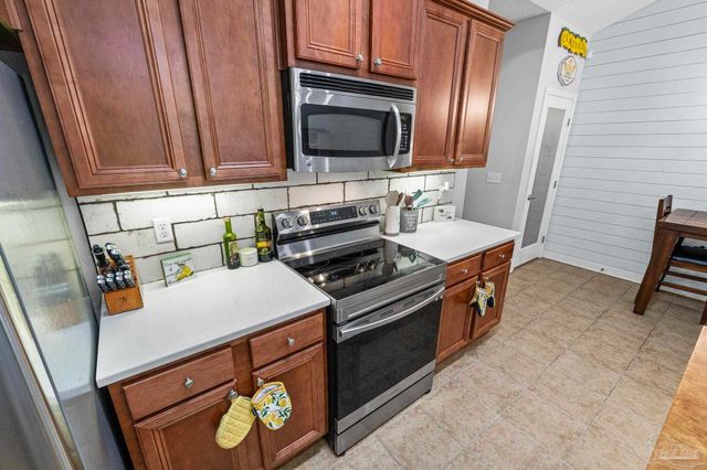 2792 Grand Bay Ct, Navarre, FL 32566