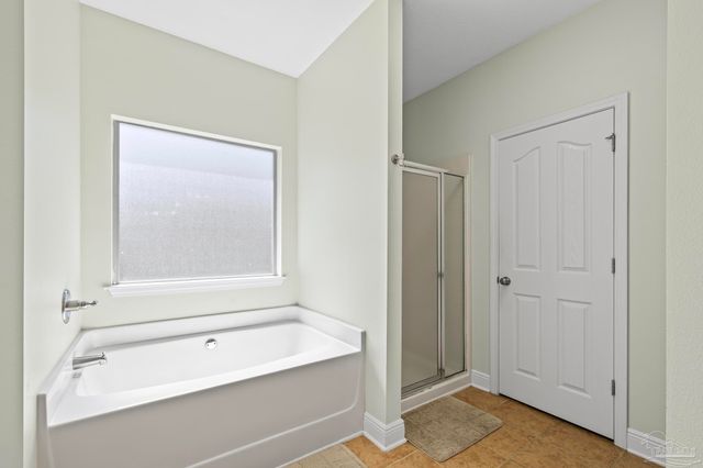 2792 Grand Bay Ct, Navarre, FL 32566