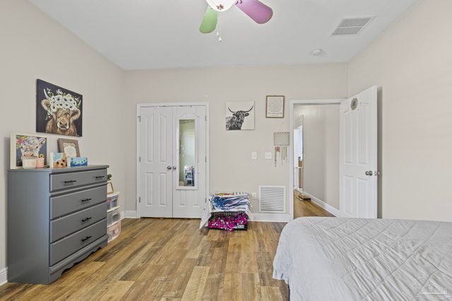 2792 Grand Bay Ct, Navarre, FL 32566