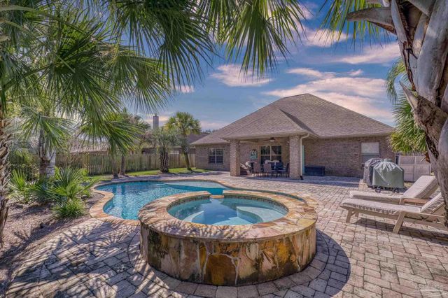 2792 Grand Bay Ct, Navarre, FL 32566