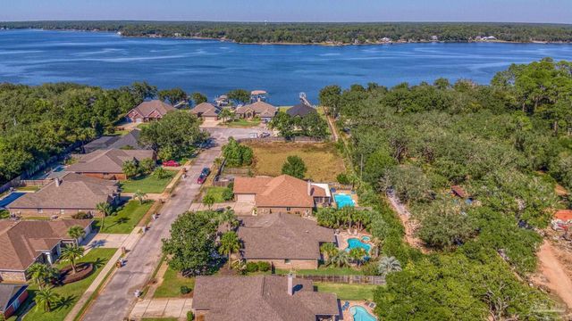 2792 Grand Bay Ct, Navarre, FL 32566