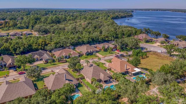 2792 Grand Bay Ct, Navarre, FL 32566