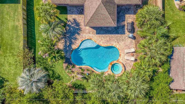 2792 Grand Bay Ct, Navarre, FL 32566