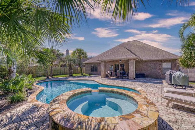 2792 Grand Bay Ct, Navarre, FL 32566