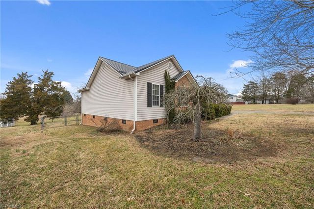 1502 Gibbs Road, Reidsville, NC 27320