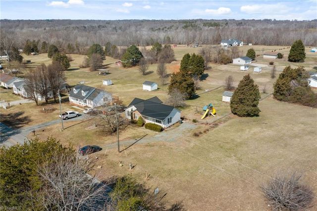 1502 Gibbs Road, Reidsville, NC 27320