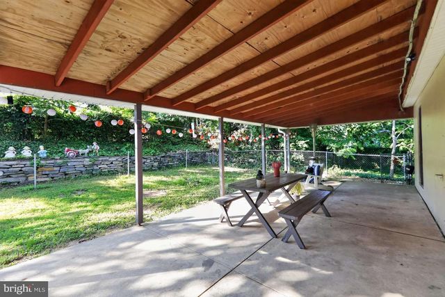24 WINDING LN, Feasterville Trevose, PA 19053