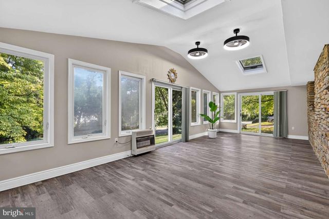 24 WINDING LN, Feasterville Trevose, PA 19053