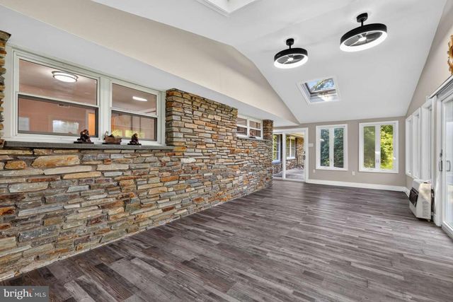 24 WINDING LN, Feasterville Trevose, PA 19053