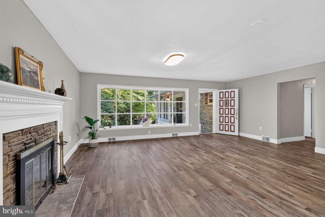 24 WINDING LN, Feasterville Trevose, PA 19053