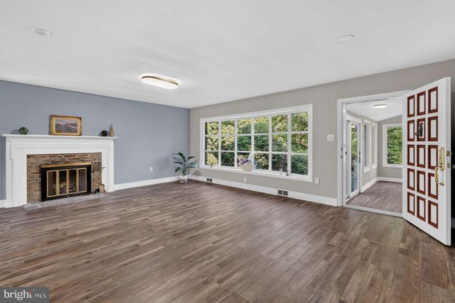 24 WINDING LN, Feasterville Trevose, PA 19053