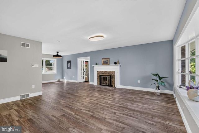 24 WINDING LN, Feasterville Trevose, PA 19053
