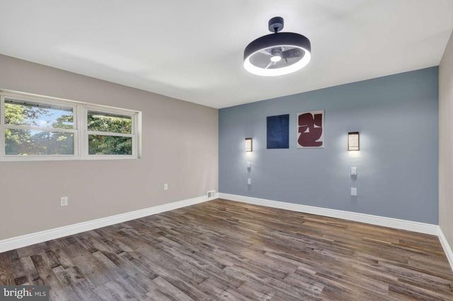 24 WINDING LN, Feasterville Trevose, PA 19053