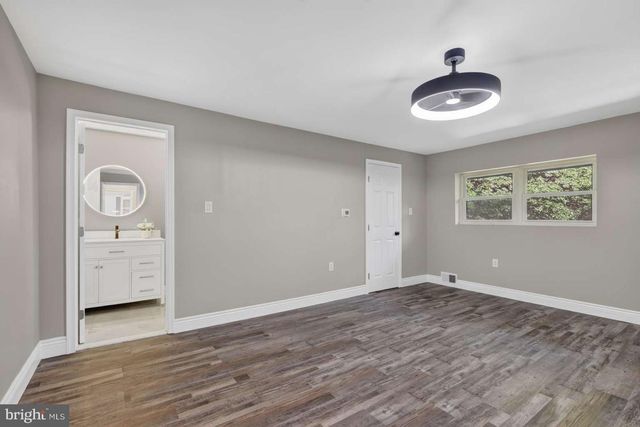 24 WINDING LN, Feasterville Trevose, PA 19053
