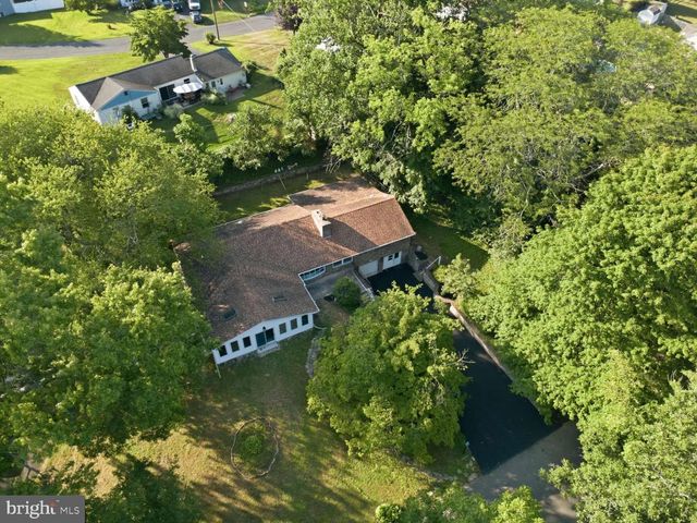 24 WINDING LN, Feasterville Trevose, PA 19053