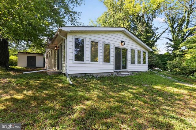 24 WINDING LN, Feasterville Trevose, PA 19053