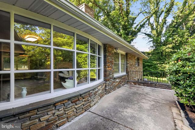 24 WINDING LN, Feasterville Trevose, PA 19053
