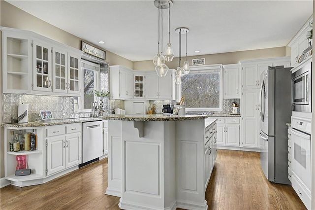 13505 W 53rd Terrace, Shawnee, KS 66216