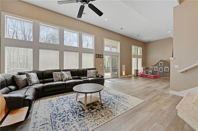 13505 W 53rd Terrace, Shawnee, KS 66216