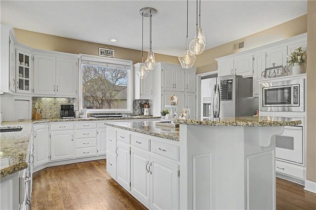 13505 W 53rd Terrace, Shawnee, KS 66216