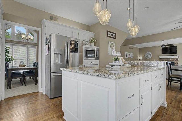 13505 W 53rd Terrace, Shawnee, KS 66216