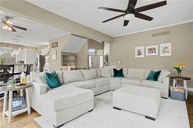 13505 W 53rd Terrace, Shawnee, KS 66216