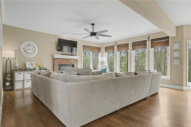 13505 W 53rd Terrace, Shawnee, KS 66216