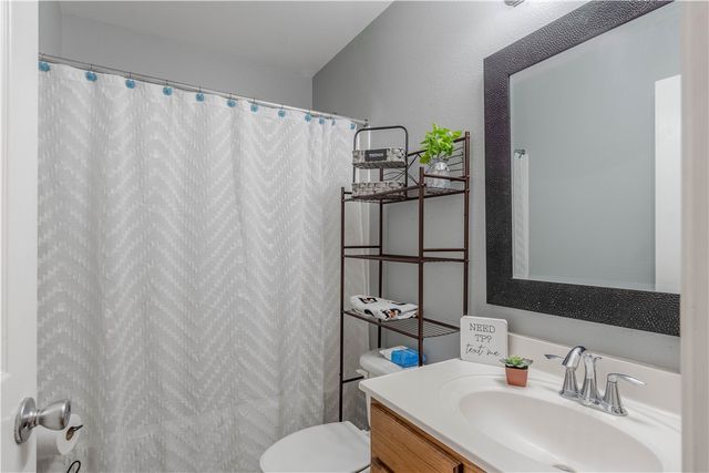 2122 Halcon St, Corpus Christi, TX 78414