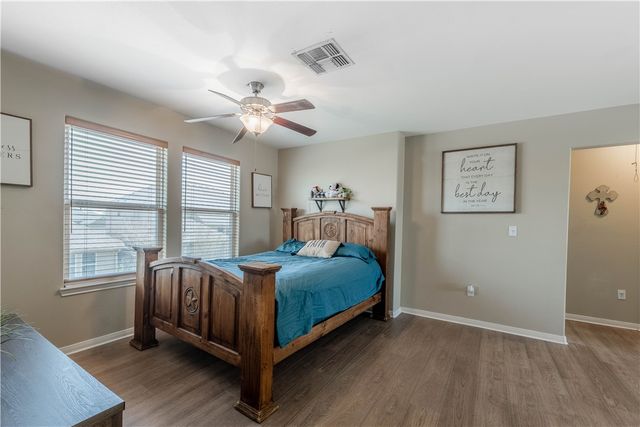 2122 Halcon St, Corpus Christi, TX 78414